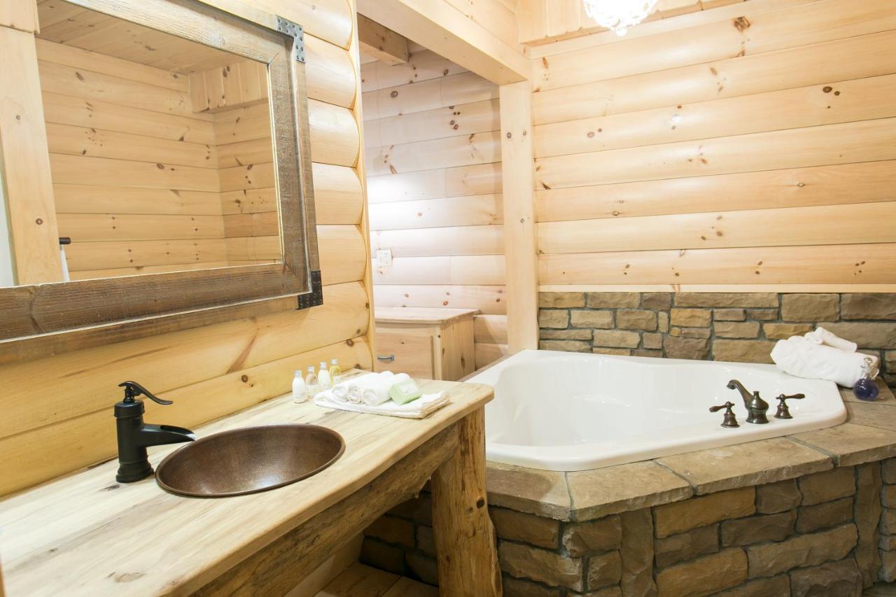 Hummingbird Haven Cabin By Amish Country Lodging Berlin Eksteriør bilde