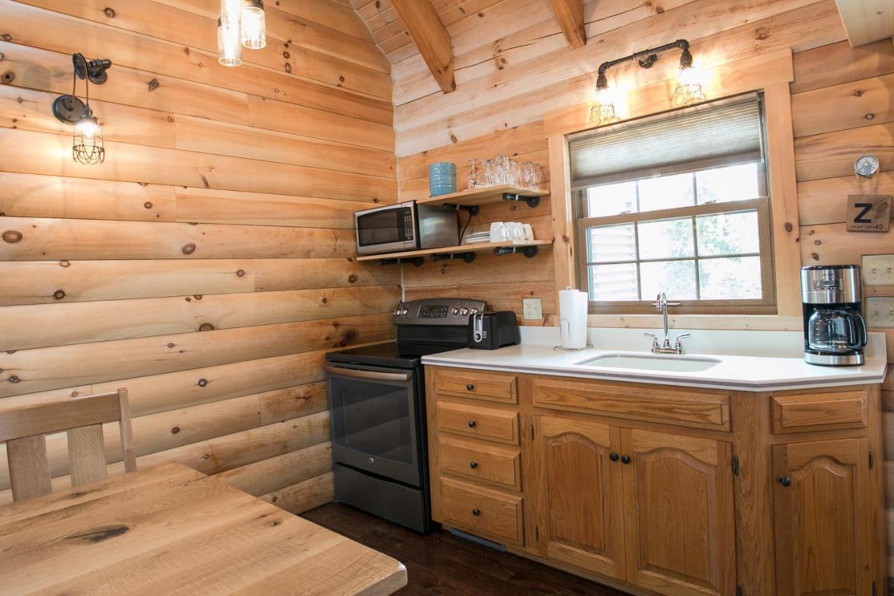 Hummingbird Haven Cabin By Amish Country Lodging Berlin Eksteriør bilde